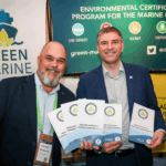 Christian Brousseau, directeur de l'environnement acceptant la certification Alliance Verte pour Groupe Somavrac.